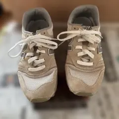 ニューバランス　スニーカー