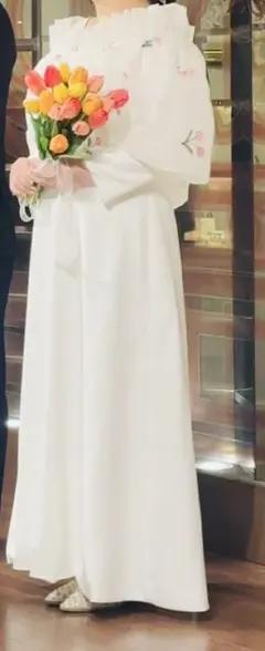 ウェディングドレス ホワイト フリル付き