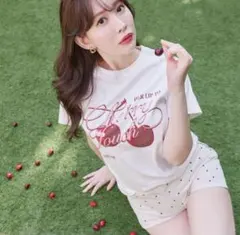 Herlipto Cherry Tee '26 White新品未使用　チェリーのサムネイル