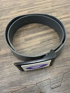 OAKLEY グレー ベルト ロゴ入り