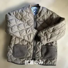 【試着のみ】キッズ 130センチ　リバティ　動物柄　キルティングジャケット