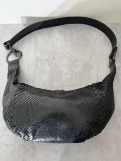 バックラッシュ パイソンレザー ショルダーバッグ バナナバッグのサムネイル