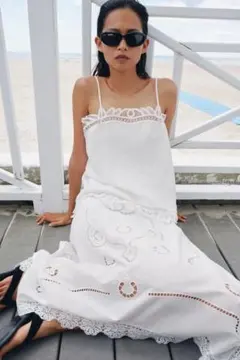 新品未使用　ZARA ZW COLLECTION アシンメトリー刺繍スカートのサムネイル