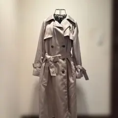 ベージュトレンチコート