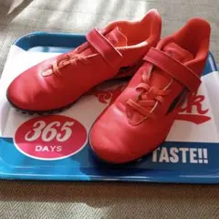 サッカースパイク 23.5