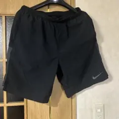 Nike DRI-FIT ブラックショートパンツ