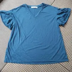 K. フリル袖 Vネック Tシャツのサムネイル