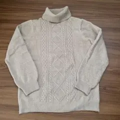 【美品】シューラルー　ワールド　ベージュ ケーブルニット タートルネックセーター