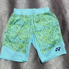 バドミントン用ショートパンツ 水色と緑の幾何学模様