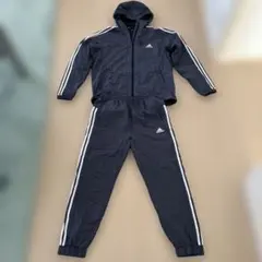 アディダス　ジャージセットアップ