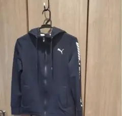 PUMA フルジップパーカー