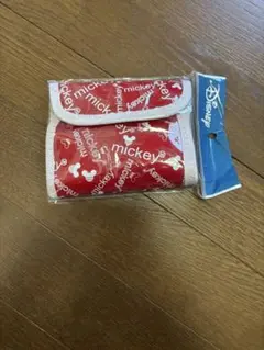 新品　ミッキーマウス　お財布　赤