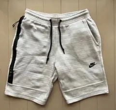 NIKE テックフリース ショートパンツ グレー