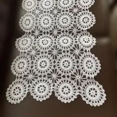 レース編み花模様テーブルセンター　 ハンドメイド
