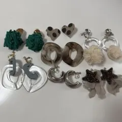 多様なデザインのイヤリングセット