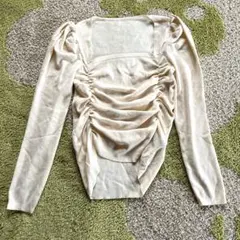 Dazy XL クリーム色 フロントギャザー 長袖トップス