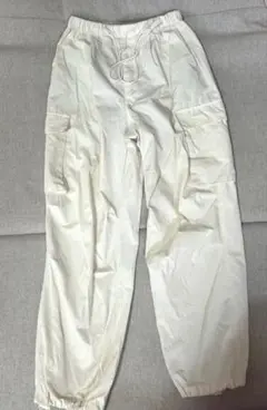 GU ホワイトカーゴパンツ　Sサイズ
