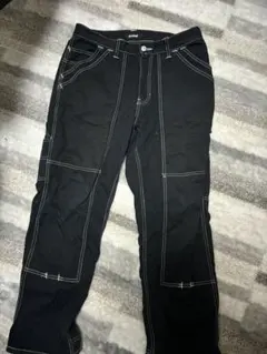 黒 ステッチ入り パンツ 複数ポケットのサムネイル