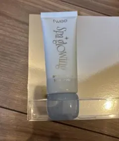 fwee フィー　スパグロウUVトーンアップベース　02 リッチグロウ