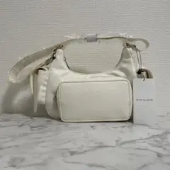 新品タグ付 オリーブデオリーブ エンボスロゴ ショルダーバッグ アイボリー