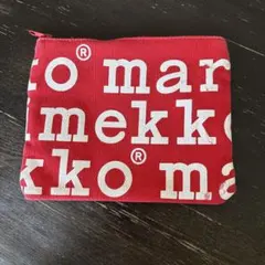 marimekko マリメッコ ポーチ レッド ロゴ（ユーズド品）のサムネイル