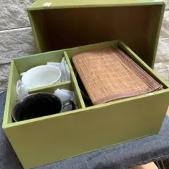 カレー皿、マグカップ 2個ずつ、ランチョンマット2枚セット