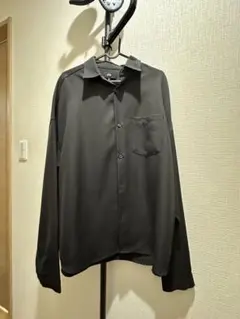 ブラック シャツ