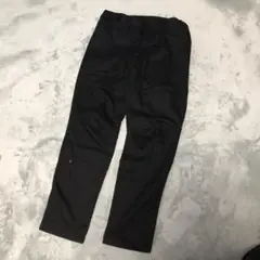 黒のワークパンツ ウエストゴム