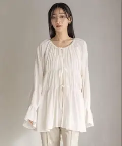 値下げ中！ヨウリュウシャーリングブラウス ローリーズファーム　アイボリー