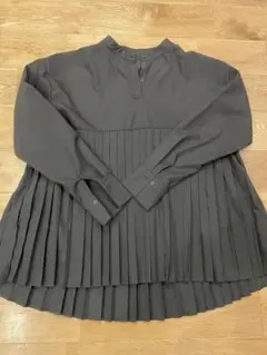 レディース　ブラック　プリーツ 長袖フレアシャツ　ブラウス　おしゃれフリーサイズ