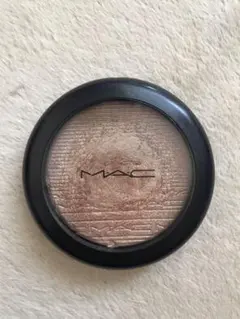 【お昼までの出品&値下げ‼︎】MAC マック ウィスパーオブギルト ハイライトのサムネイル