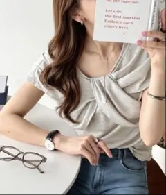 classicalelf 胸元ツイストリボンデザインTシャツ　 クラシカルエルフのサムネイル