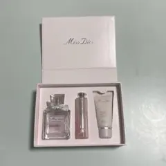 Dior 香水 リップ ハンドクリーム ギフトセット コフレ 3点 - メルカリ
