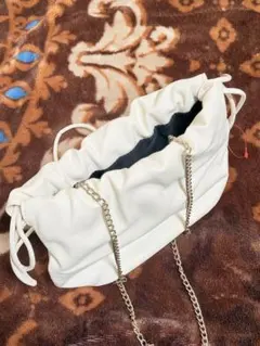 ホワイト合成皮革ショルダーバッグ