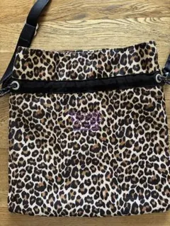 ヒョウ柄ショルダーバッグ　FREDRIK PACKERS