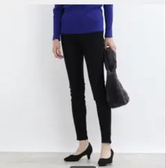 新品タグ付き　シューラルー　ストレッチスキニーパンツ　黒