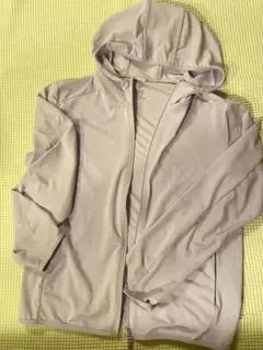 ユニクロ エアリズムUVカットメッシュパーカー（長袖）