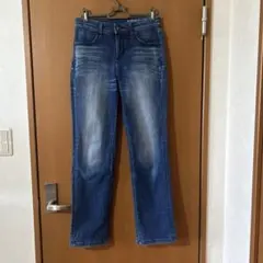 ユニクロ　スリムフィット　ブルーストレートデニムパンツ　レディース