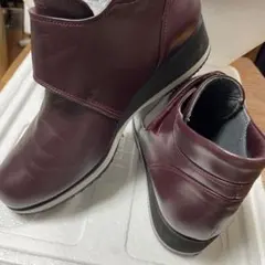 HPS ワインレッド　スニーカー　靴　コンフォートシューズ　足ツボ