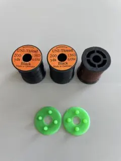 TIEMCO ティムコ UNI 6/0 200yds. ユニスレッド ブラックのサムネイル