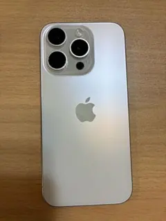 Apple iPhone 15 Pro ホワイト 256gb 液晶漏れ有 - メルカリ