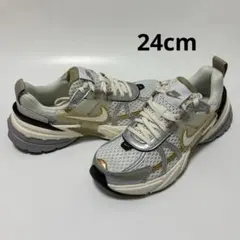 24cm 白 金 ナイキ ウィメンズ V2K ラン