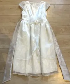 ホワイトリボン付きロングドレス