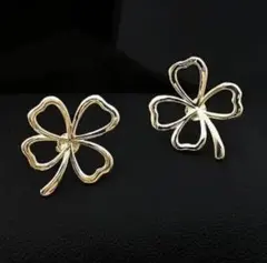 ピン　ブローチ　２点セット　クローバータイプ　アクセサリー　未使用