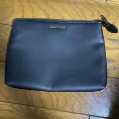 CHARLES & KEITH 黒ポーチ　約25×19センチのサムネイル