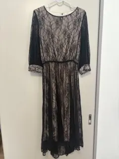 結婚式　ドレス　黒レース　ベージュ