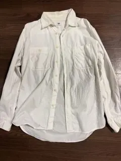 ホワイト ボタンアップシャツ