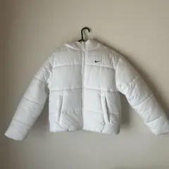 ホワイト ダウンジャケット