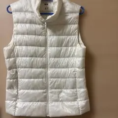 ユニクロ　袋付ウルトラライトダウンベストM