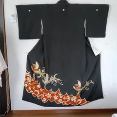値下げ　金の鳳凰が刺繍された黒留袖　昭和レトロ　豪華　正絹　値引き可能のサムネイル